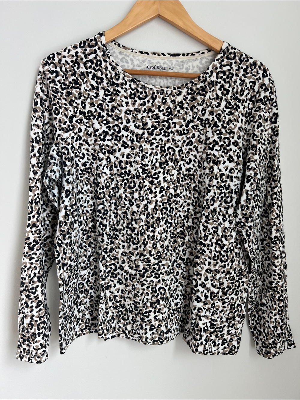 croft & barrow | Cream and Black Leopard Print Long Sleeve Tee Size XL